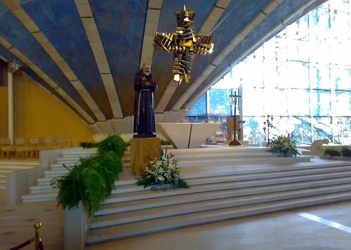 E Appartamenti La Solaria Con Parcheggio Gratuito A Soli 450 MT Dalla Nuova Basilica Di Padre Pio